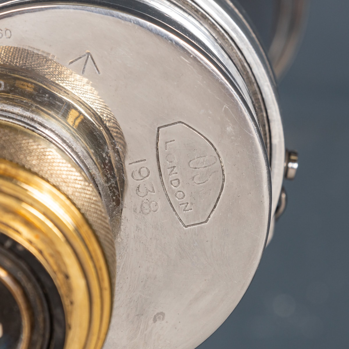 A SET OF 20TH CENTURY ENGLISH POLISHED OBSERVATION BINOCULARS BY ROSS c.1940 - Image 17 of 20