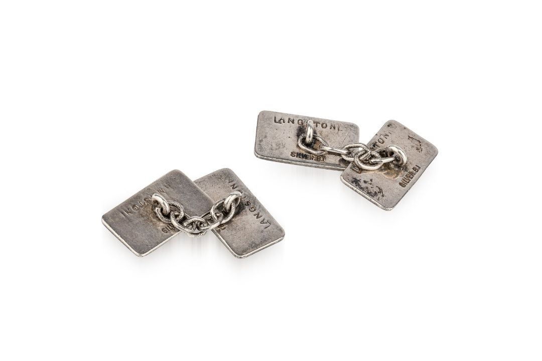 A PAIR OF 1920'S SILVER AND ENAMEL PLAYING CARD CUFFLINKS, LANGSTONE c.1920 - Image 3 of 3