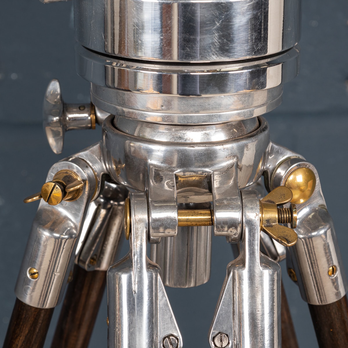 A SET OF 20TH CENTURY ENGLISH POLISHED OBSERVATION BINOCULARS BY ROSS c.1940 - Image 18 of 20