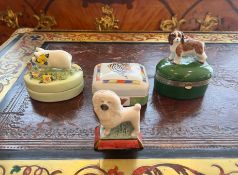 A LYNN CHASE TIGER TRINKET BOX TOGETHER WITH THREE OTHER ITEMS