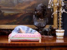 A FINE 19TH CENTURY PORCELAIN CASKET MODELLED WITH CATHERINE THE GREAT'S FAVOURITE DOG