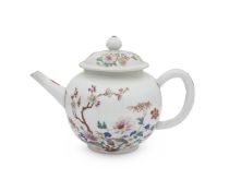 AN 18TH CENTURY CHINESE PORCELAIN FAMILLE ROSE TEAPOT