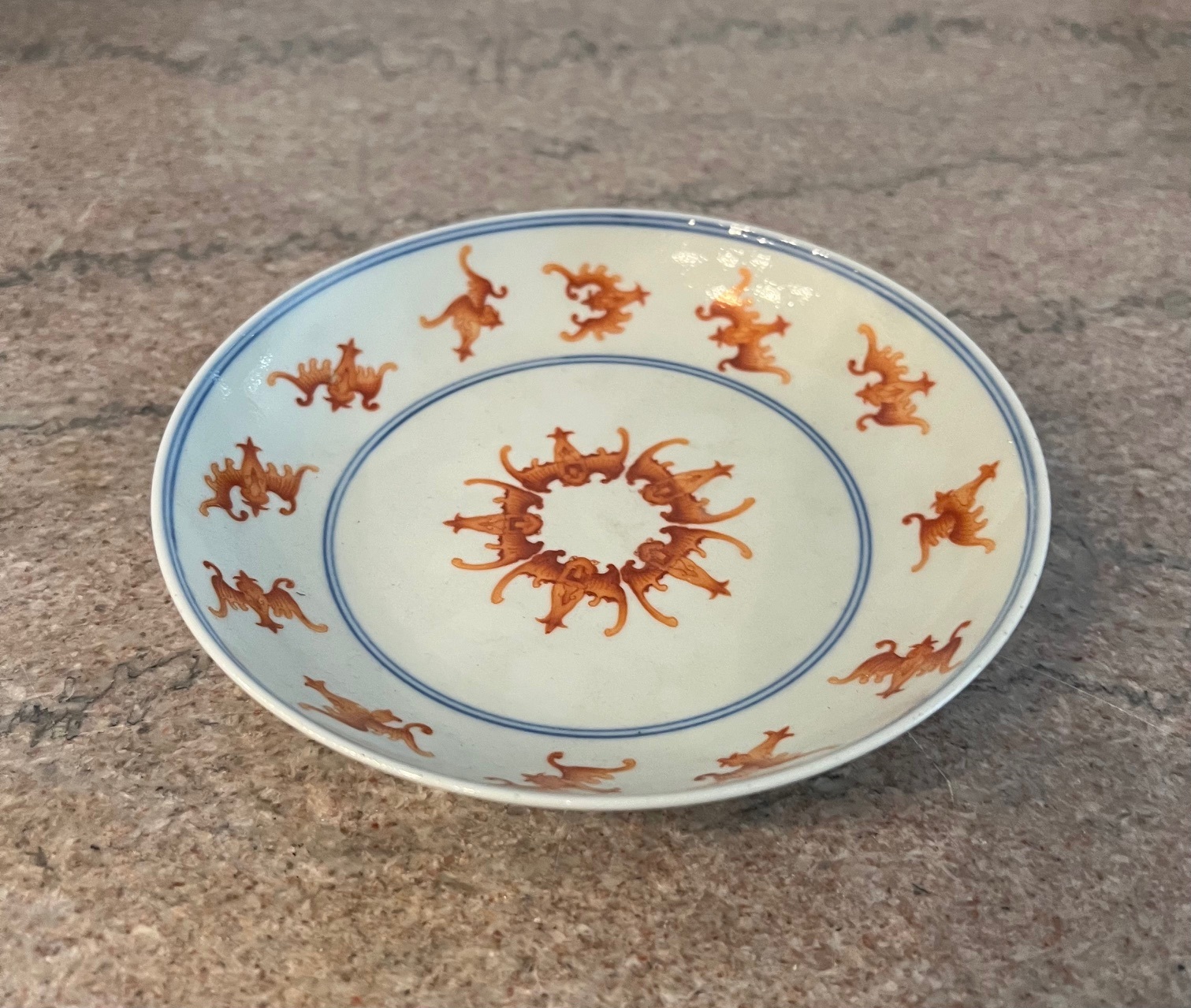 A CHINESE QING DYNASTY IRON RED BATS PORCELAIN DISH - Image 7 of 10