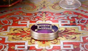 A LATE 19TH / EARLY 20TH CENTURY RUSSIAN GUILLOCHE ENAMEL SNUFF BOX