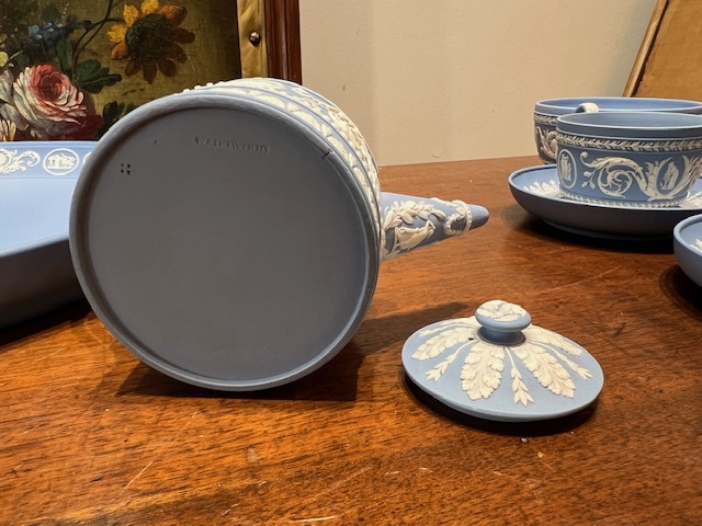 WEDGWOOD: A RARE JASPERWARE NEO-CLASSICAL STYLE CABARET SET - Image 18 of 21