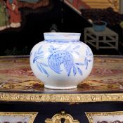 AN 18TH / 19TH CENTURY KOREAN BLUE AND WHITE PORCELAIN GINGER JAR