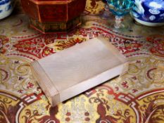 A GEORGE V PERIOD STERLING SILVER CIGAR HUMIDOR, LONDON, 1930