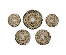 A SET OF ROYAL CROWN DERBY IMARI PATTERN DESSERT PLATES