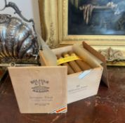 A COMPLETE BOX OF VINTAGE BOLIVAR HABANA CUBAN CIGARS
