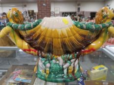 A REPRODUCTION DECORATIVE MAJOLICA FIGURAL SHELL SHAPED CENTRE TABLE PIECE