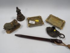 A SMALL QUANTITY OF COLLECTABLE'S TO INCLUDE A PEN WIPE IN THE FORM OF A ROMAN SOLDIER