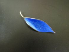 A DAVID ANDERSON BLUE ENAMEL LEAF DESIGN STERLING SILVER NORWAY BROOCH