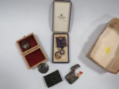 A SMALL TRAY OF COLLECTABLE'S TO INCLUDE A HALLMARKED SILVER VESTA CASE , STERLING SILVER SCOTTISH