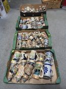 A COLLECTION OF ANTIQUE AND VINTAGE VASES TOGETHER WITH A CERAMIC MANTLE CLOCK