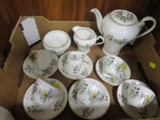 AN AYNSLEY 15PC 'BERRY LANE' TEASET