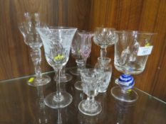 A SELECTION OF ASSORTED GLASSWARE TO INCLUDE A TWIN HANDLE LANGHAM GLASS TANKARD WITH SWIRL EFFECT