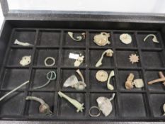 A COLLECTION OF MAINLY ROMAN ANTIQUITIES TO INCLUDE FIBULAS, BROOCHES, RING, BROKEN SPOON ETC