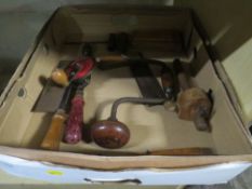 A TRAY OF VINTAGE TOOLS