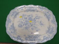AN ANTIQUE BLUE AND WHITE MEAT PLATTER