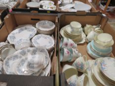 A TRAY OF ROYAL ALBERT SILVER MAPLE TEA WARE TOGETHER WITH A TRAY OF CERAMICS TO INCLUDE ROYAL