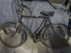 A VINTAGE GENTS BIKE