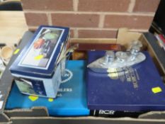 A TRAY OF GLASS WARE TO INCLUDE CRYSTAL GLASSES AND A NOVELTY SILVER PLATED CRUET ON THE FORM OF A