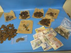 A TRAY OF ASSORTED BRITISH COINAGE