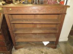 AN ANTIQUE OAK CARVED OPEN BOOKCASE WITH THREE SHELVES W-122 CM