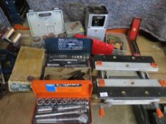 A SELECTION OF TOOLS TO INCLUDE A DRAPER SOCKET SET AND A STANLEY PLANE