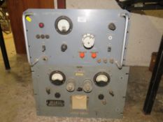 A WAYNE KERR TEST OSCILLATOR 0223 AND A GEC TEST RECEIVER (2)