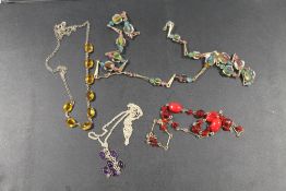 FOUR DECORATIVE GLASS AND BEAD NECKLACE TO INCLUDE AN AMETHYST STYLE EXAMPLE