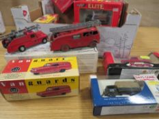 A TRAY OF ASSORTED BOXED TOY VEHICLES TO INCLUDE VANGUARDS
