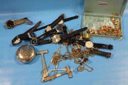 A BAG OF COLLECTABLE'S TO INCLUDE A QUANTITY OF WRIST WATCHES