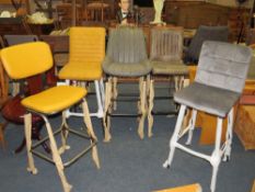 FIVE ASSORTED MODERN BAR/KITCHEN STOOLS