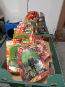 TWO TRAYS OF SERIS 3 DOCTOR WHO FIGURES / ITEMS INCLUDING VARIATIONS OF THE DOCTOR, THE MASTER ETC
