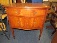 AN ANTIQUE MAHOGANY SINGLE DOOR CABINET
