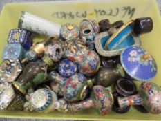A TRAY OF ASSORTED CLOISSONE MINIATURES TO INCLUDE VASES ETC