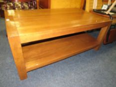 A MODERN OAK TWO TIER COFFEE TABLE W-121 CM
