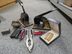 A TRAY OF COLLECTABLE'S TO INCLUDE TWO CAST METAL PAPER STAMPS, CIGARETTE LIGHTER ETC