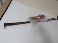 MID 20TH CENTURY VINTAGE SHOTGUN CARTRIDGE LEATHER BELT WITH CARRYING LOOPS TOGETHER WITH SHOTGUN