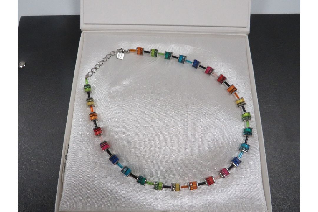 A COEUR DE LION COLOURED NECKLACE - Image 1 of 2