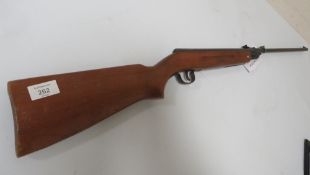S.A.R AIR RIFLE 177 CAL' JAPAN MADE 16 1/2 HINGED BARREL, FRONT BLADE SIGHT, REAR 