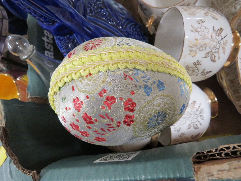 FOUR TRAYS OF ASSORTED CERAMICS ETC TO INCLUDE COALPORT - Image 8 of 9