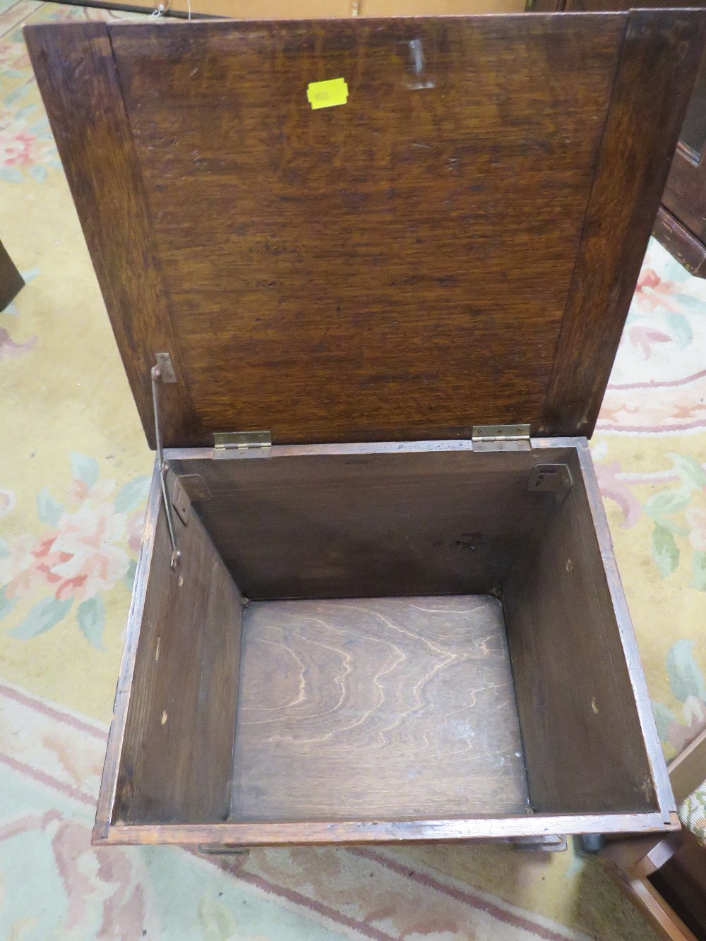 A VINTAGE ART DECO SEWING BOX PLUS ANOTHER - Image 2 of 4