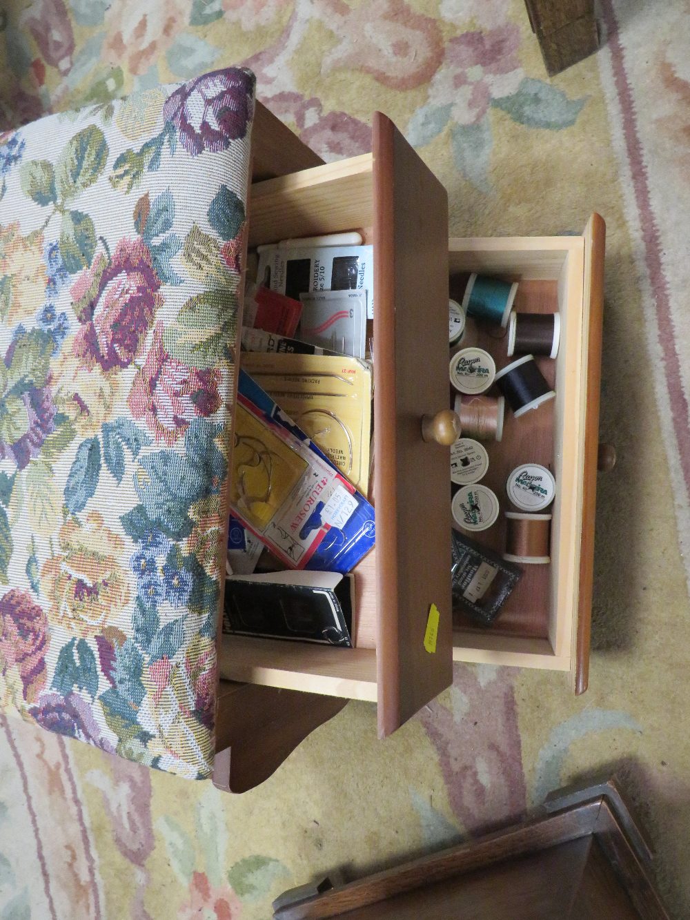 A VINTAGE ART DECO SEWING BOX PLUS ANOTHER - Image 4 of 4