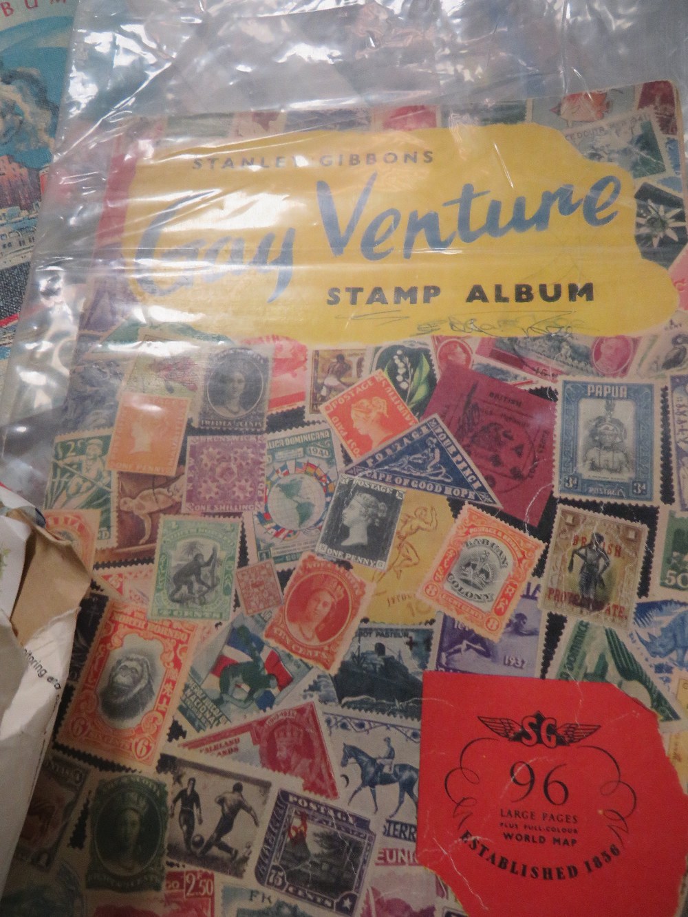 A COLLECTION OF STAMPS TO INCLUDE TWO SMALL ALBUMS, PRESENTATION PACKS, WORLD STAMPS IN ENVELOPES BY - Image 2 of 3