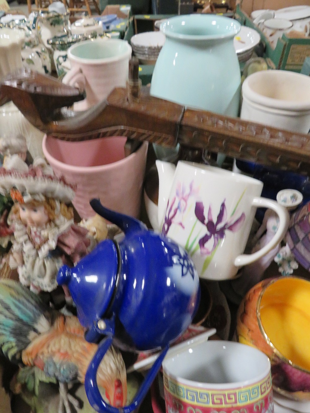 FOUR TRAYS OF ASSORTED CERAMICS ETC TO INCLUDE COALPORT - Image 4 of 9