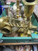 A TRAY OF ASSORTED METAL WARE TO INCLUDE A ART NOVO STYLE FRENCH ART VASE , CANDLESTICKS ETC