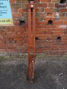 A VINTAGE 'WINSOR & NEWTON' EASEL