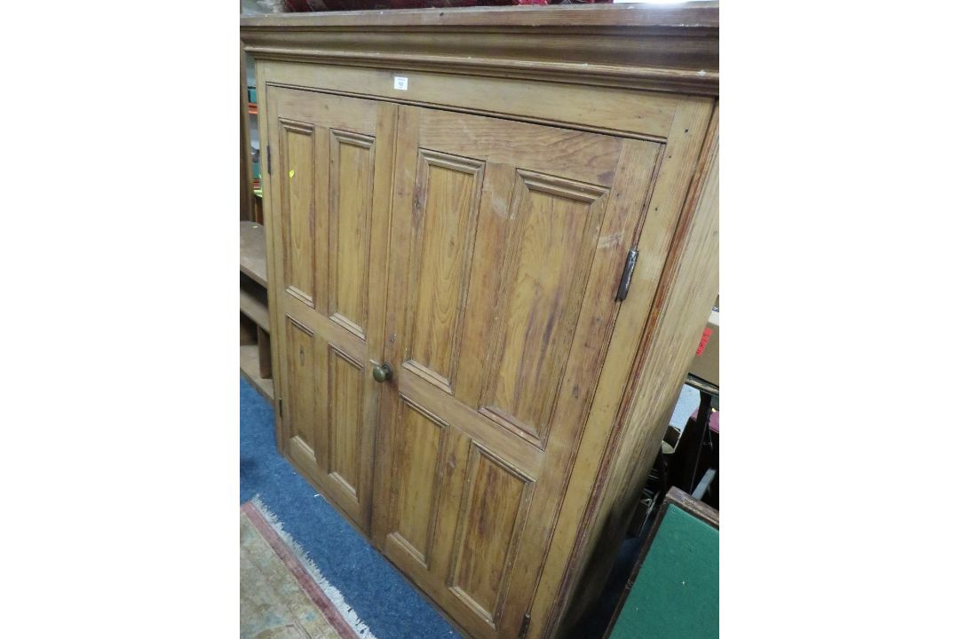 AN ANTIQUE PINE HOUSEKEEPERS CUPBOARD TOP - Image 1 of 3